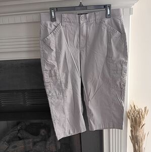 Adult Lee Relaxed Fit Mid Rise 12M Capris